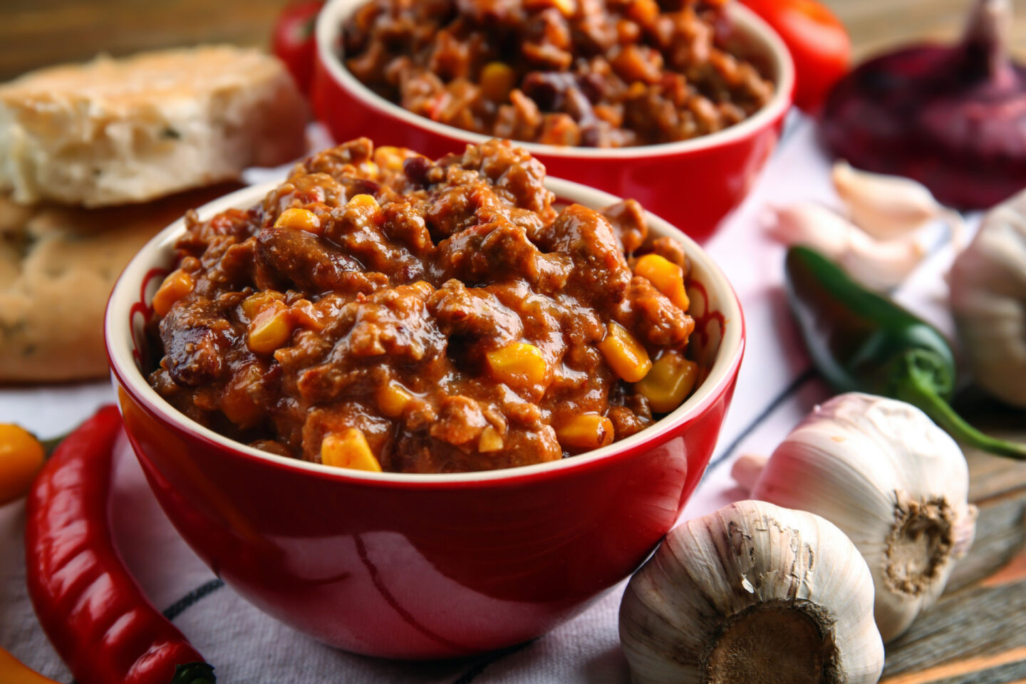 chili con carne in bowls