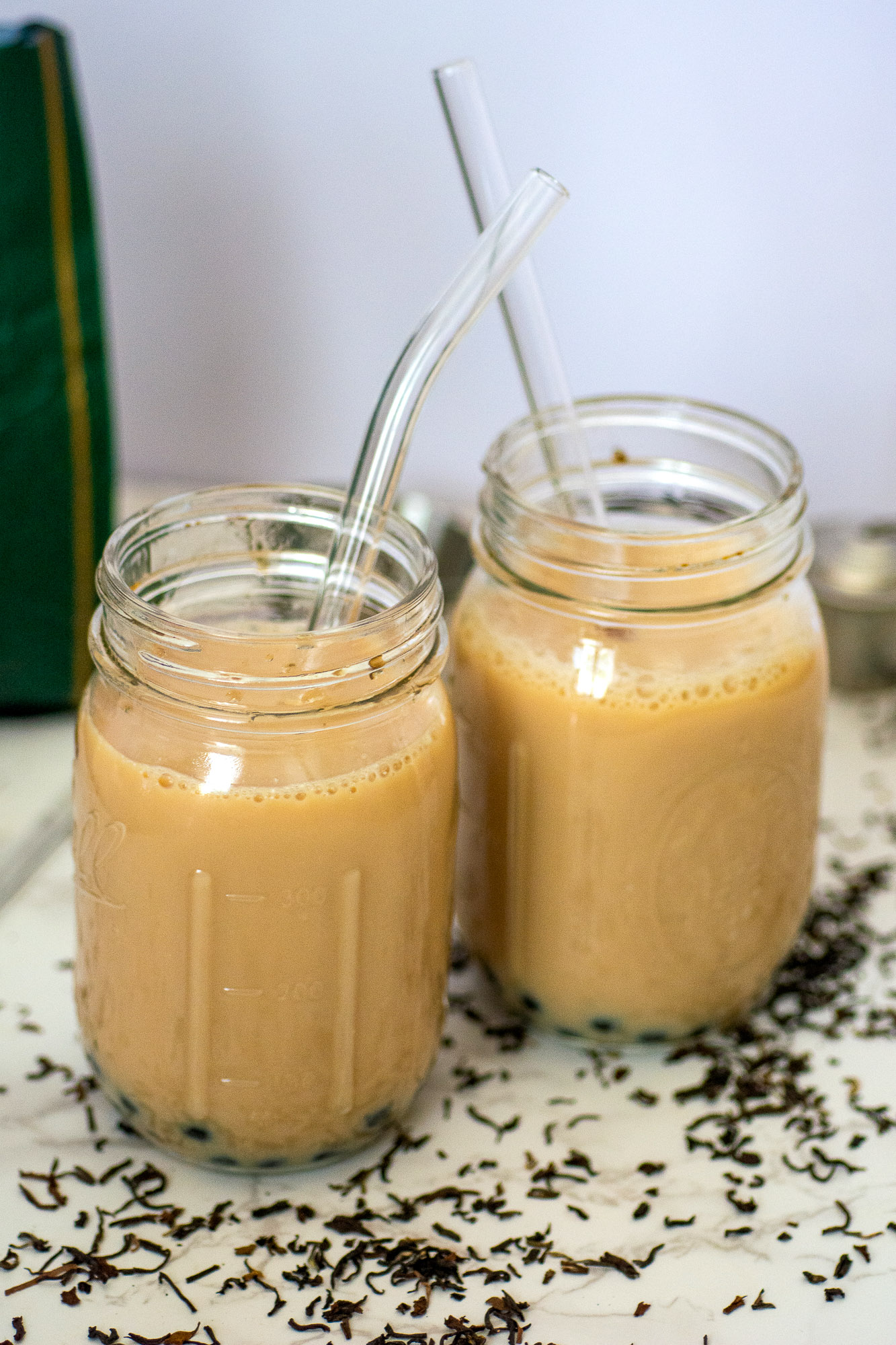 oolong milk tea with boba in glasses