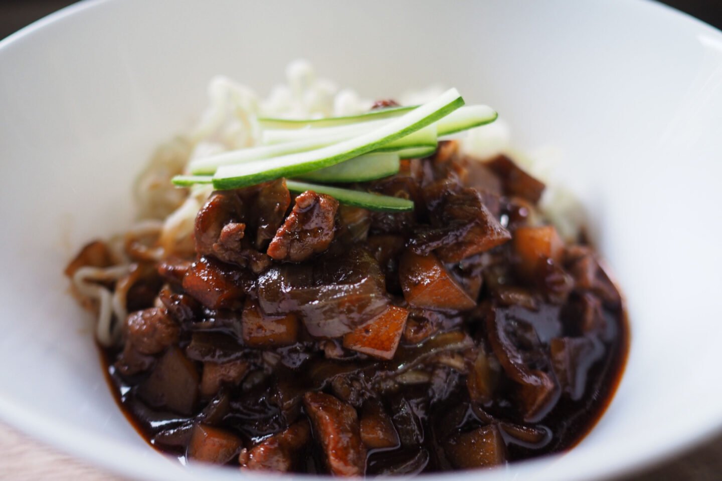 black bean noodles with meat