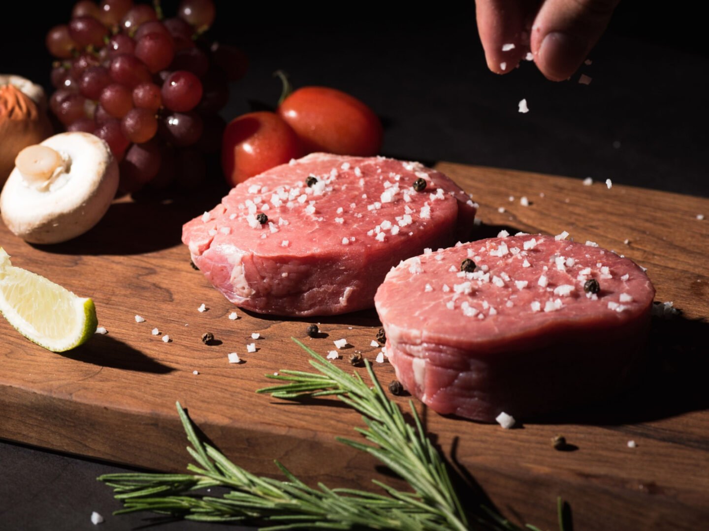 seasoning tenderloin steaks