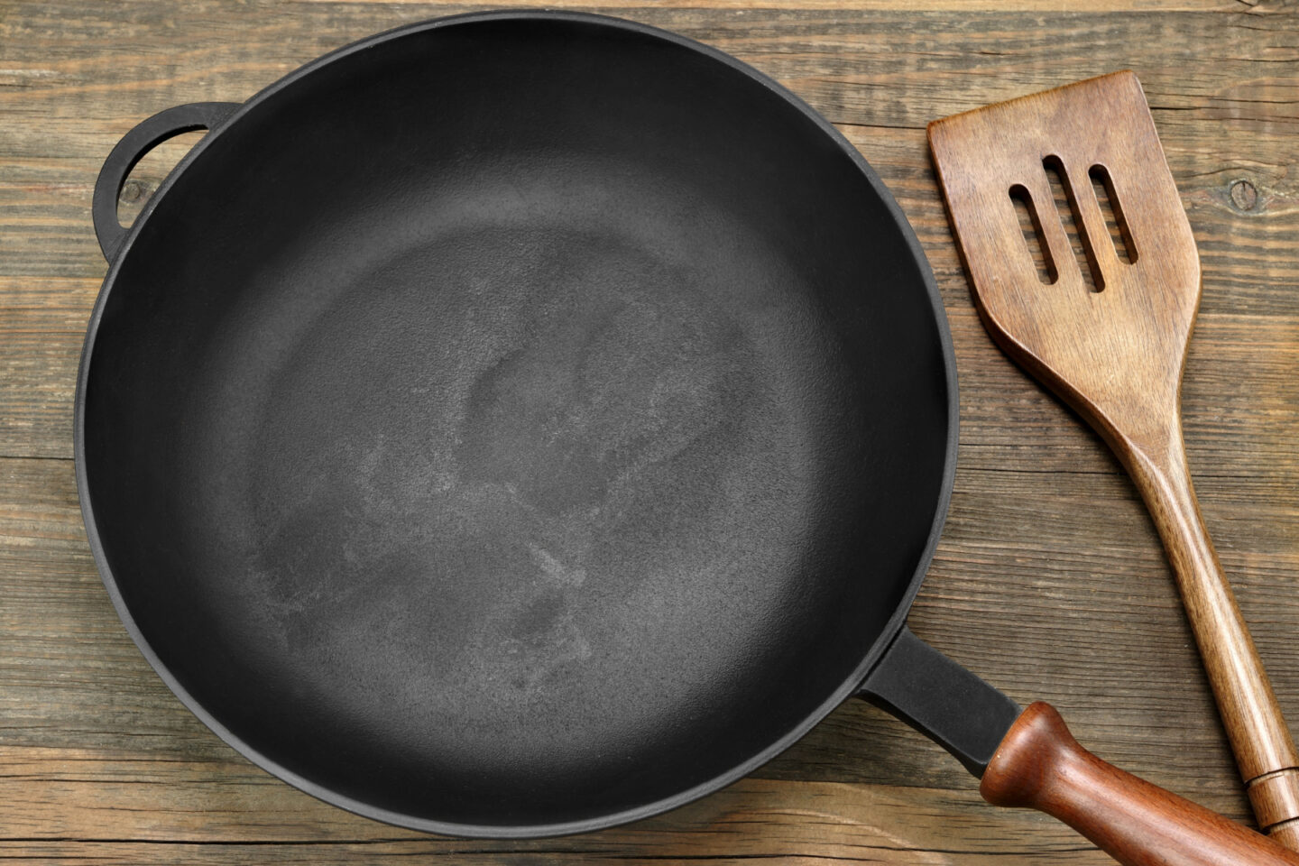 cast iron pan with smooth surface