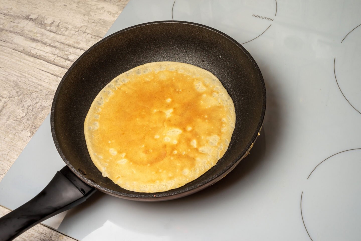 cooking omelette on ceramic coated pan