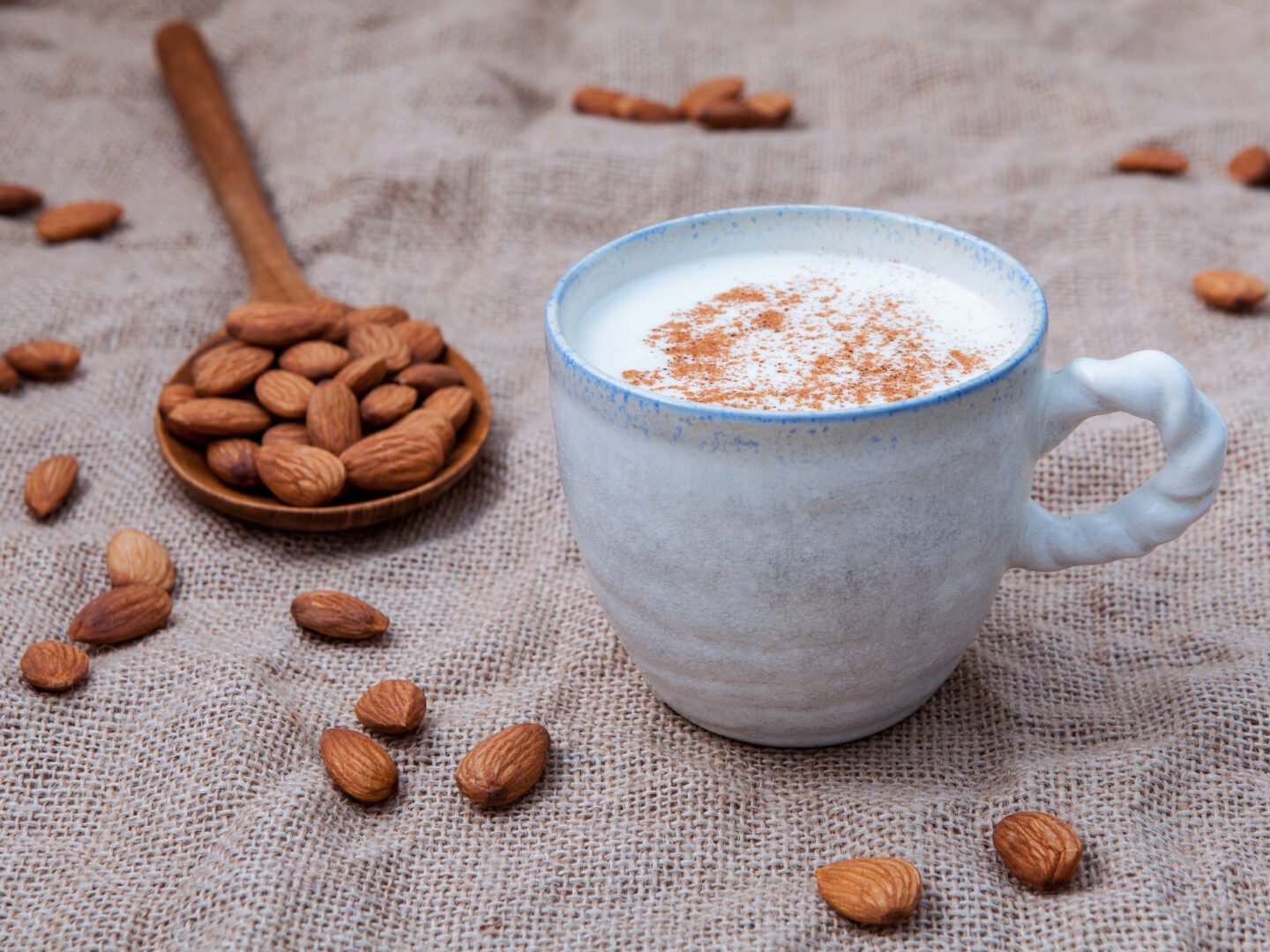 Homemade,Almond,Milk,In,The,Coffee,Cup,With,Almond,In