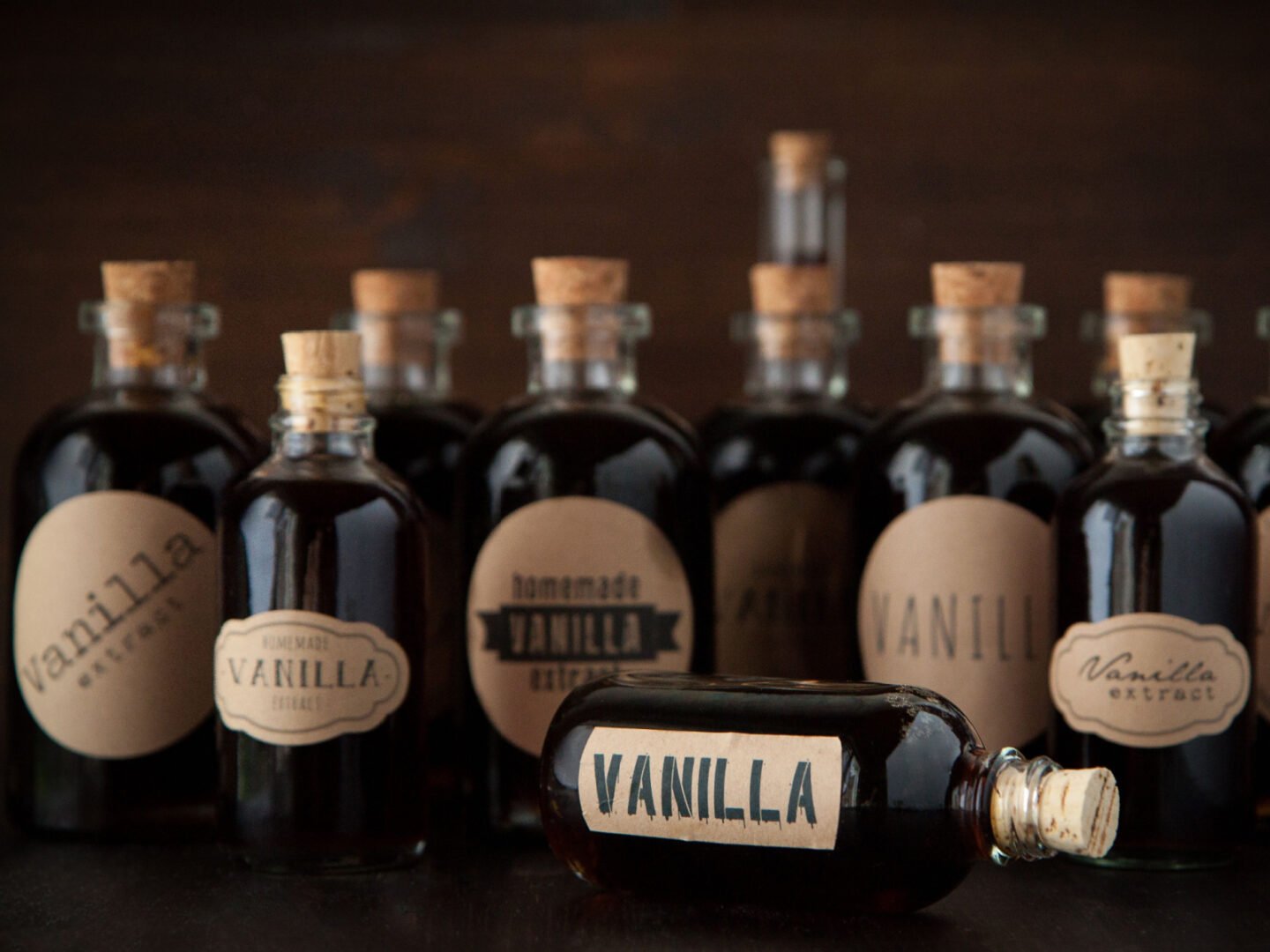 vanilla extract in dark glass bottles