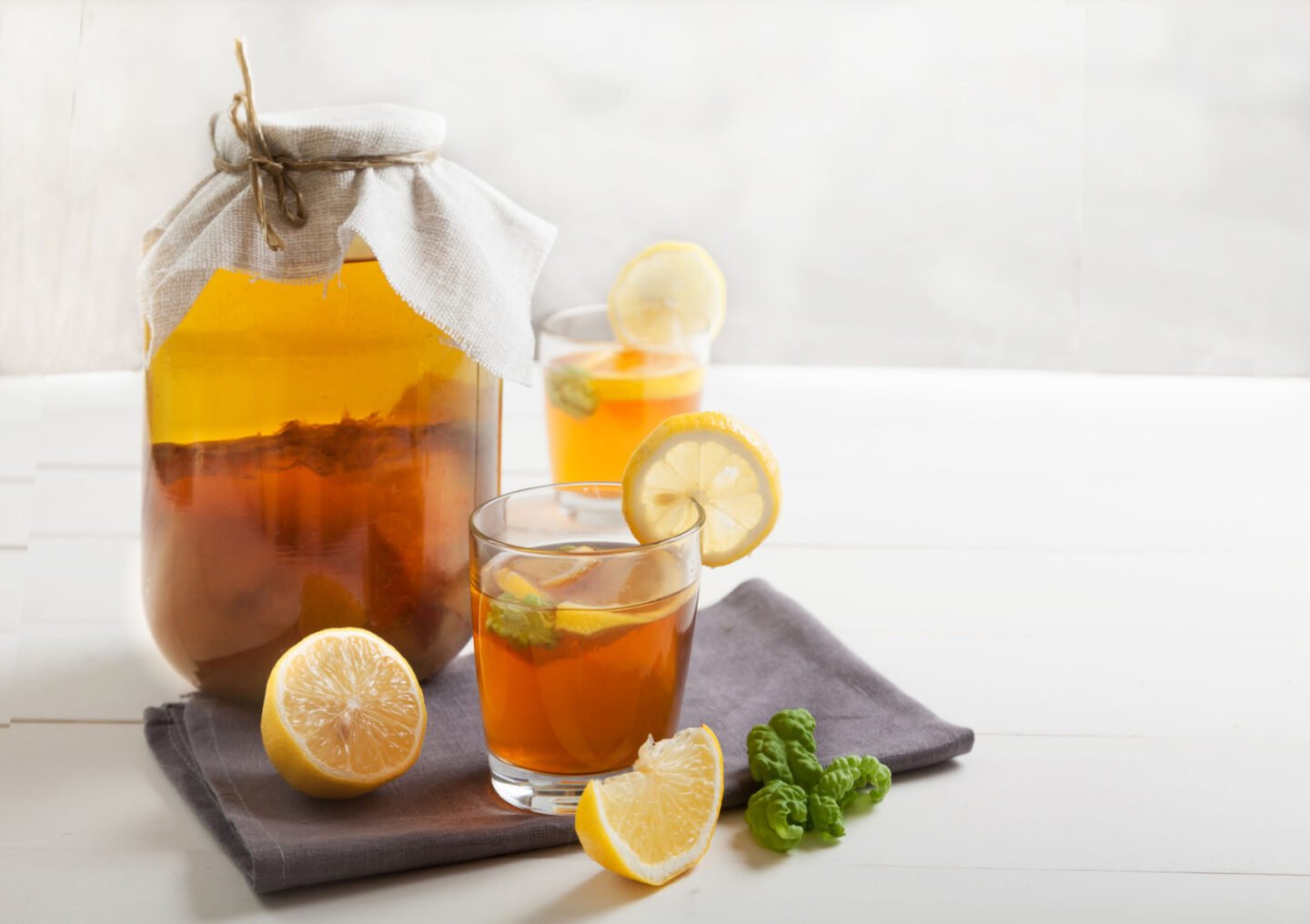 healthy kombucha with lemons