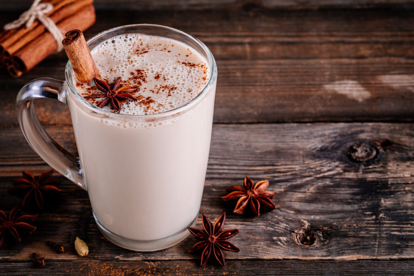 Homemade,Chai,Tea,Latte,With,Anise,And,Cinnamon,Stick,In