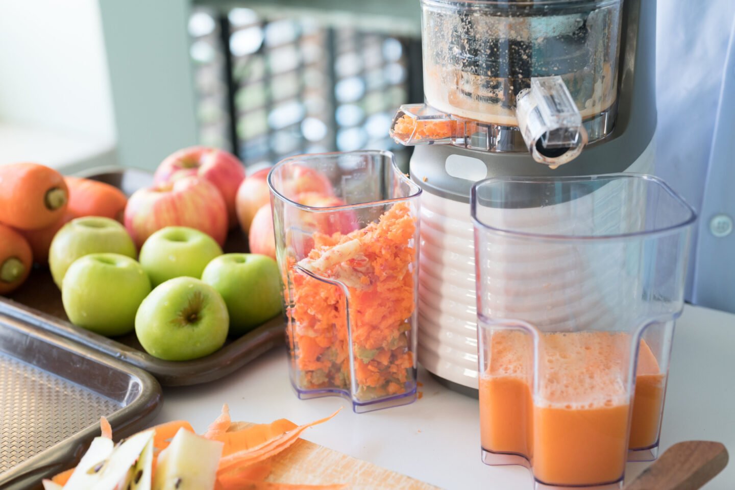 juicer pulp container and juice jug