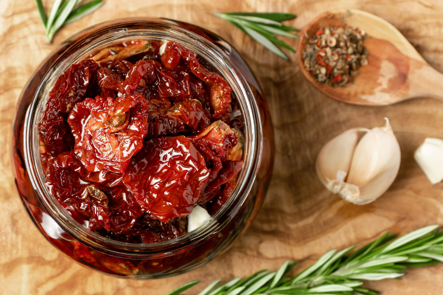 sun dried tomatoes with herbs and spices