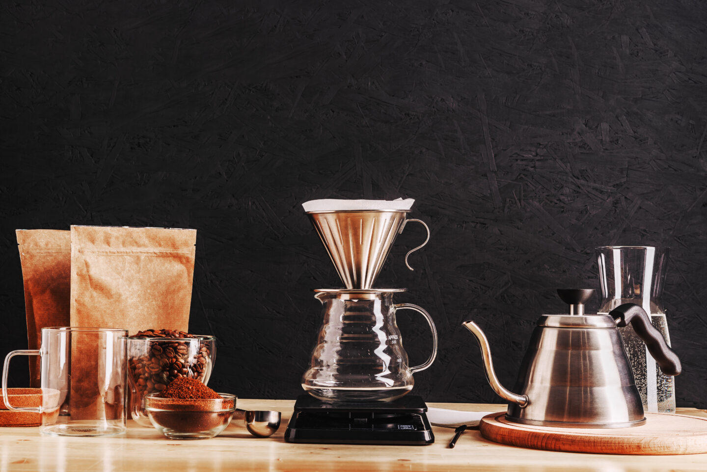 brewing-coffee-using-the-pour-over-method
