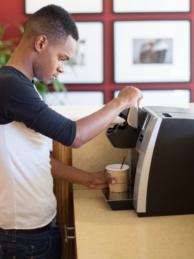 5 Best Coffee Makers That Keep Coffee Hot in 2022 Tastylicious