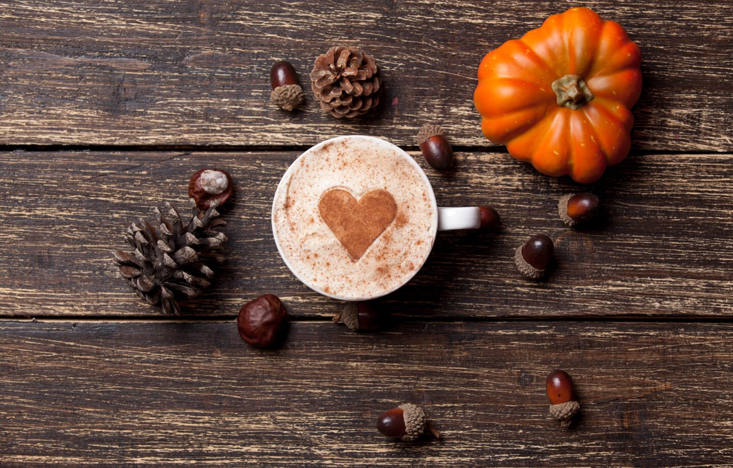 flavored-coffee-with-acorn-and-pumpkin-in-the-background