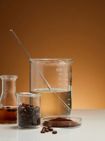 making-coffee-extract-using-lab-equipment
