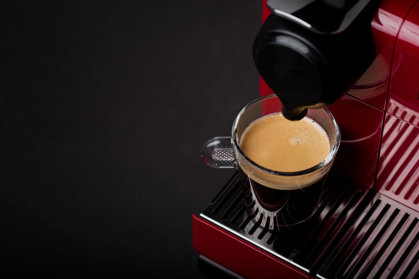 nespresso-making-coffee