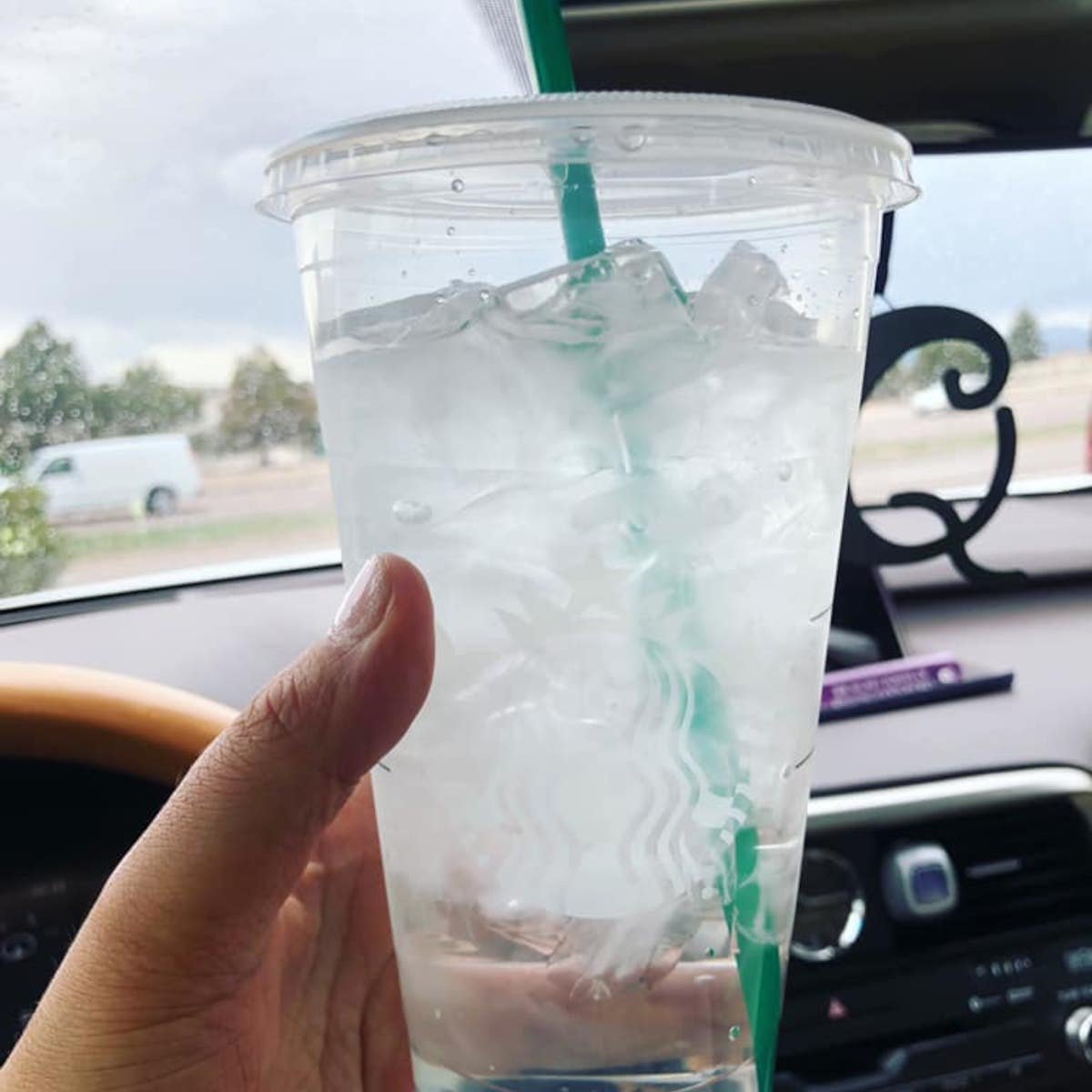 starbucks free water