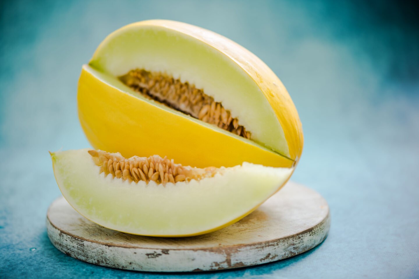 honeydew melon whole and sliced