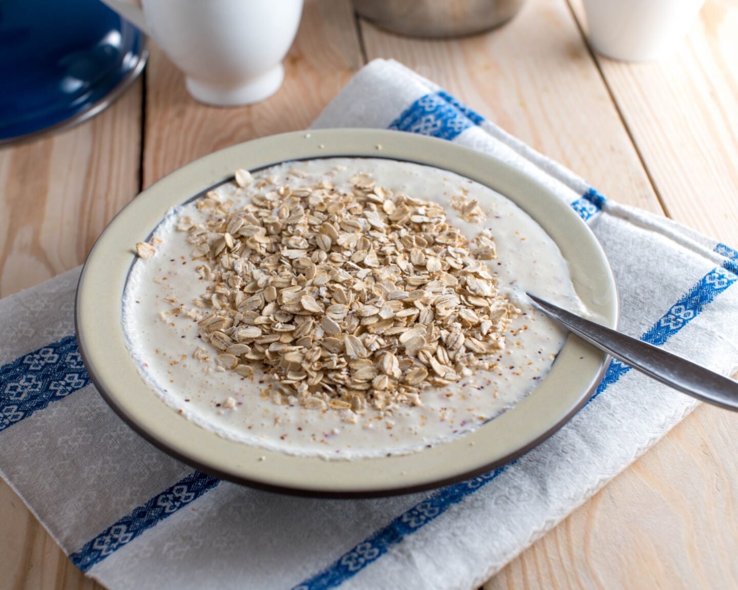 oatmeal with yogurt and pureed apple