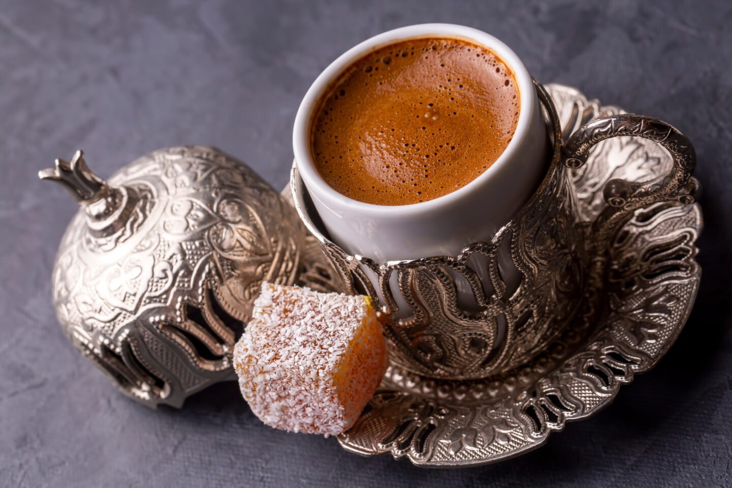 traditional-delicious-Turkish-coffee-and-Turkish-delight