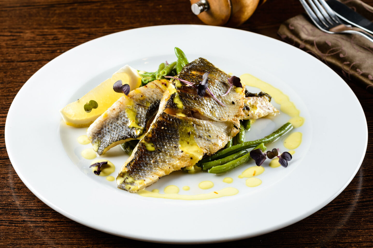 walleye fillet and asparagus