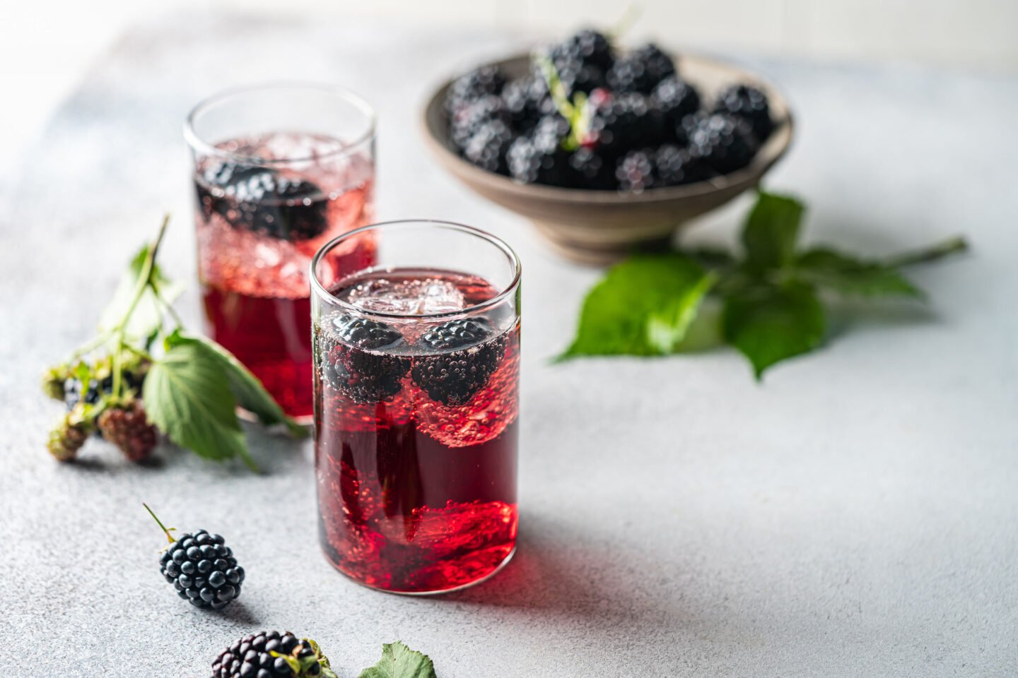 refreshing blackberry lemonade