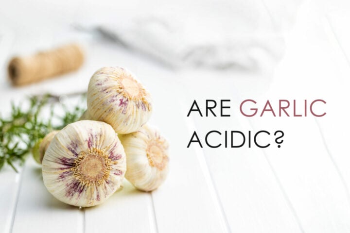 is-garlic-acidic-tastylicious