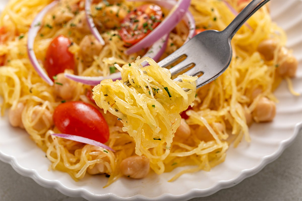 spaghetti squash with chickpeas and tomatoes